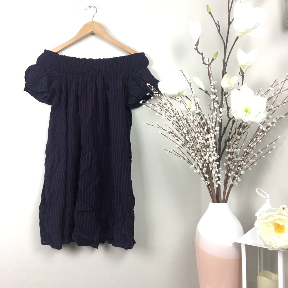Urban Outfitter Off-shoulder Stripped Mini Dress